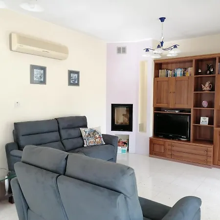 Alexander, Free Wi-fi & Parking Villa Peyia